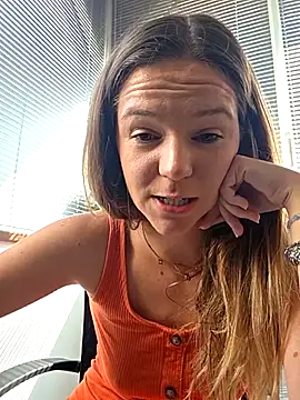 Snapshot of lucie_mehott chatting on 29, 7, 2026 lucie mehott online show from 29, 7, 2026