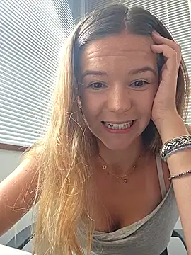 Snapshot of lucie_mehott chatting on 30, 7, 2026 lucie mehott online show from 30, 7, 2026