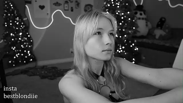 Snapshot of bestblonde chatting on 2, 1, 2025 bestblonde online show from 2, 1, 2025