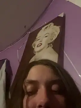 Snapshot of itzcheyduh chatting on 16, 10, 2025 itzcheyduh online show from 16, 10, 2025