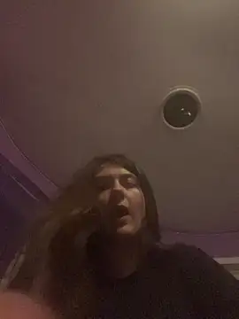 Snapshot of itzcheyduh chatting on 24, 10, 2025 itzcheyduh online show from 24, 10, 2025