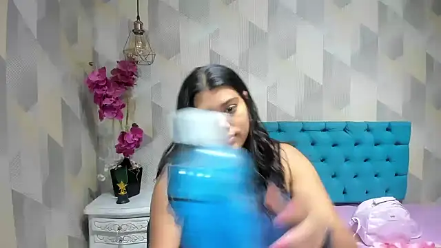 LindaBreeS online show from 19, 5, 2026