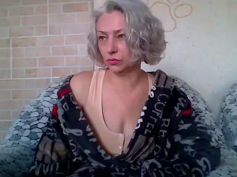 Lorie Carrie online show from 15, 4, 2026