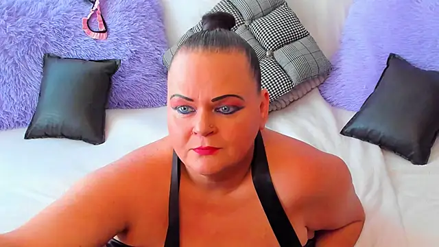 Snapshot of MilanaBiegert chatting on 28, 9, 2025 MilanaBiegert online show from 28, 9, 2025