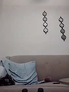 lolabun247 online show from 2, 1, 2025