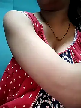 Snapshot of sexyindi_couple chatting on 4, 1, 2025 sexyindi couple online show from 4, 1, 2025