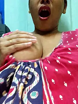 Snapshot of sexyindi_couple chatting on 23, 9, 2025 sexyindi couple online show from 23, 9, 2025