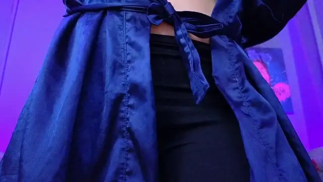 Julieta Russell online show from 1, 2, 2025