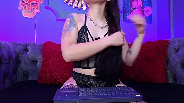 Julieta Russell online show from 7, 2, 2025