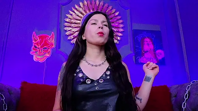 Julieta Russell online show from 7, 3, 2025