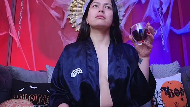 Julieta Russell online show from 28, 10, 2025