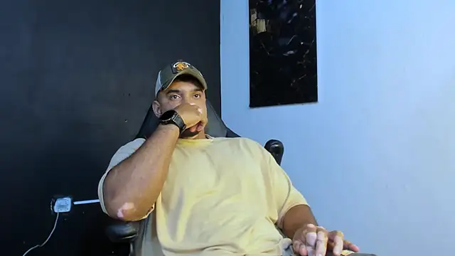 Snapshot of Big_furry_bear13 chatting on 9, 5, 2026 Big furry bear13 online show from 9, 5, 2026