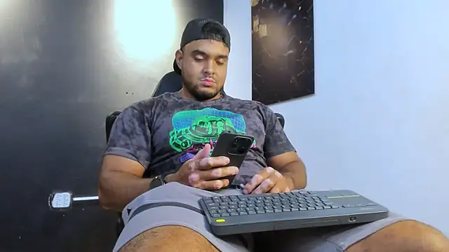 Snapshot of Big_furry_bear13 chatting on 15, 5, 2026 Big furry bear13 online show from 15, 5, 2026