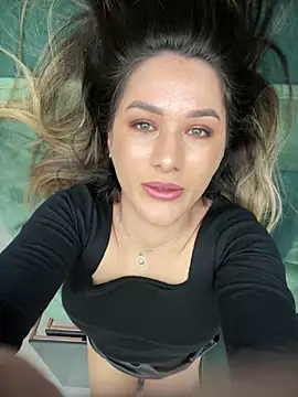 HotXMom online show from 7, 2, 2025