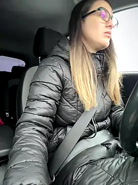 HotXMom online show from 9, 1, 2026