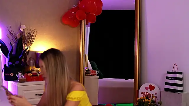 EvellineClaire online show from 19, 3, 2026