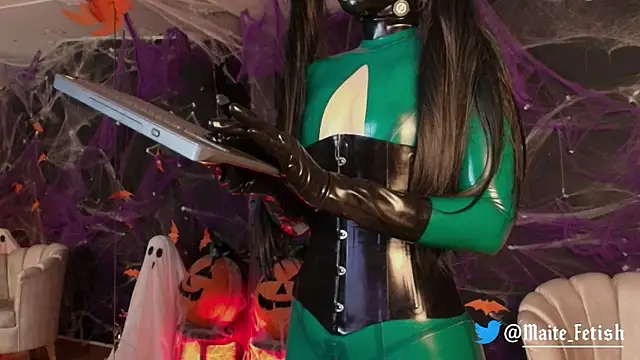 Snapshot of MyMayte chatting on 2, 11, 2025 MyMayte online show from 2, 11, 2025