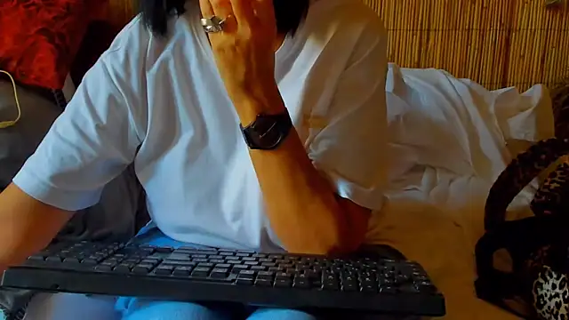 Snapshot of shannon4u chatting on 8, 6, 2026 shannon4u online show from 8, 6, 2026