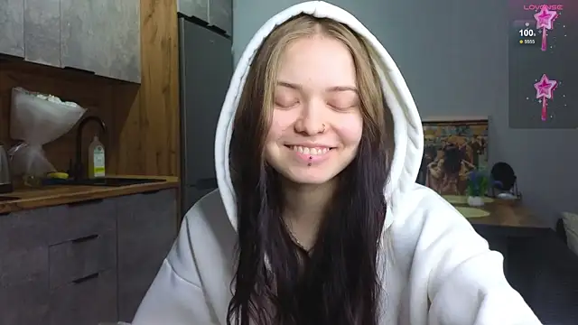 Snapshot of doll_lol_ chatting on 12, 1, 2025 doll lol online show from 12, 1, 2025