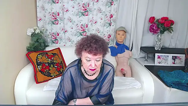 Snapshot of YourHotGranny chatting on 27, 5, 2026 YourHotGranny online show from 27, 5, 2026