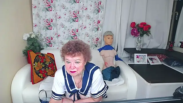 Snapshot of YourHotGranny chatting on 2, 6, 2026 YourHotGranny online show from 2, 6, 2026