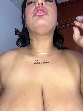 Snapshot of KorinaKovaa chatting on 10, 3, 2025 KorinaKovaa online show from 10, 3, 2025