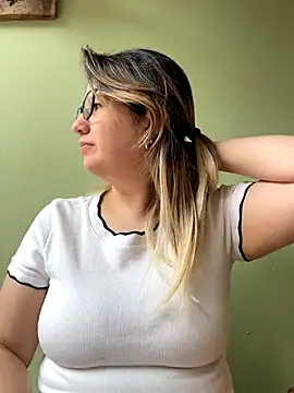 amooraaamoon online show from 31, 10, 2025