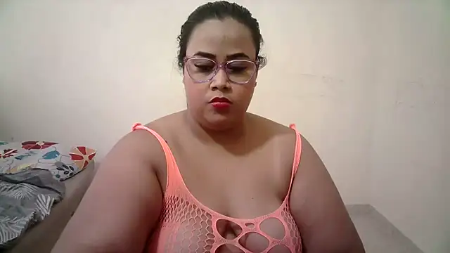 Snapshot of abril_sexy04 chatting on 4, 3, 2026 abril sexy04 online show from 4, 3, 2026