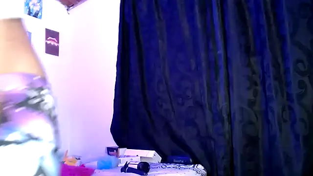 Snapshot of Yeimy_sweetf chatting on 14, 1, 2025 Yeimy sweetf online show from 14, 1, 2025