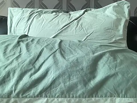 Goodgurldiana  online show from 2, 12, 2025