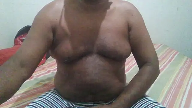 Snapshot of Beargryzzly chatting on 4, 12, 2024 Beargryzzly online show from 4, 12, 2024