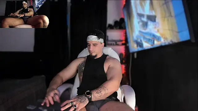 Snapshot of kingbear777 chatting on 12, 12, 2024 kingbear777 online show from 12, 12, 2024