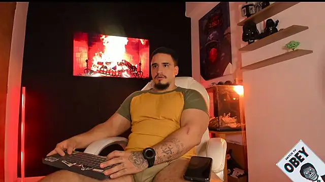 Snapshot of kingbear777 chatting on 10, 9, 2025 kingbear777 online show from 10, 9, 2025