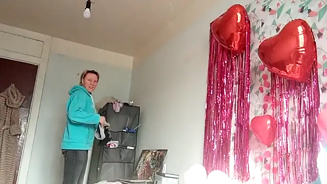 Snapshot of ElenaMaeer chatting on 11, 2, 2026 ElenaMaeer online show from 11, 2, 2026