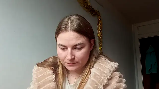 Snapshot of ElenaMaeer chatting on 13, 2, 2026 ElenaMaeer online show from 13, 2, 2026
