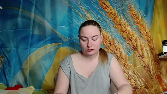 Snapshot of ElenaMaeer chatting on 5, 5, 2026 ElenaMaeer online show from 5, 5, 2026