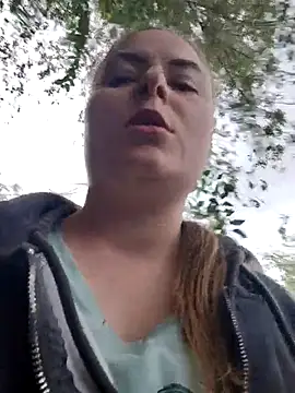 Snapshot of ElenaMaeer chatting on 10, 5, 2026 ElenaMaeer online show from 10, 5, 2026