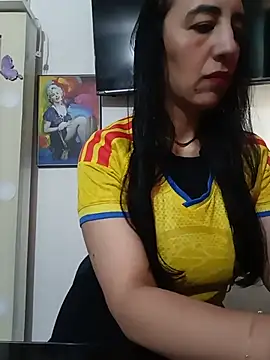 Snapshot of christine-x chatting on 27, 6, 2026 christine-x online show from 27, 6, 2026