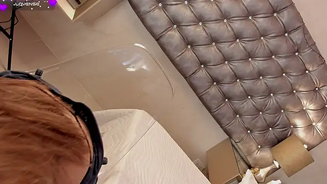 Snapshot of AnnWeltt chatting on 31, 1, 2025 AnnWeltt online show from 31, 1, 2025