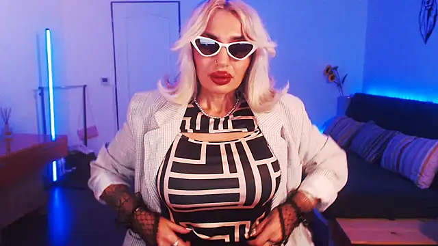 beauty chl0e online show from 7, 12, 2024