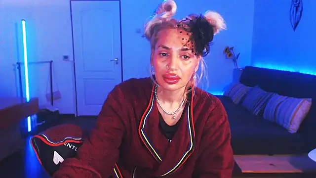 beauty chl0e online show from 25, 12, 2024