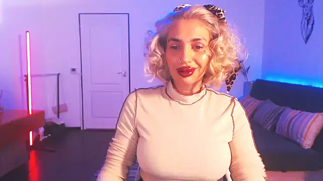 beauty chl0e online show from 7, 1, 2025