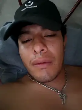 Snapshot of GusssHOT chatting on 23, 9, 2025 GusssHOT online show from 23, 9, 2025