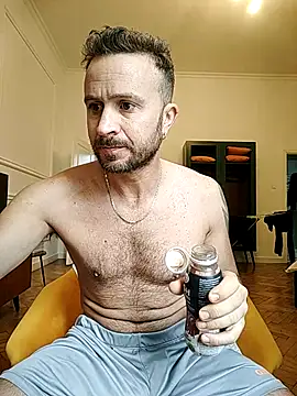 Snapshot of gilera250s chatting on 29, 9, 2025 gilera250s online show from 29, 9, 2025