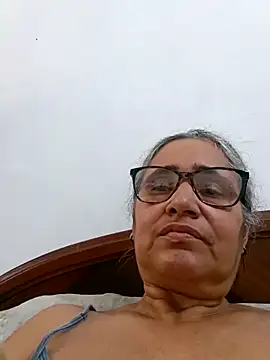 Snapshot of _candi chatting on 8, 4, 2026 candi online show from 8, 4, 2026