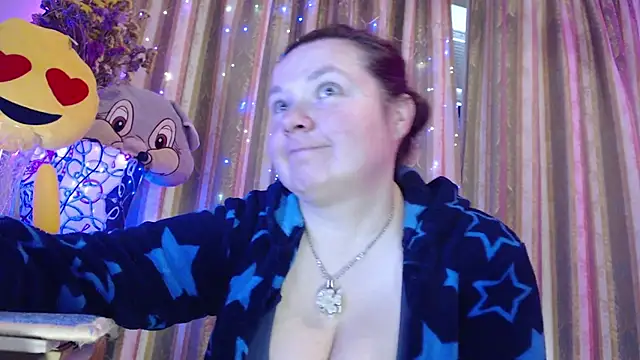 amorelara online show from 15, 4, 2026