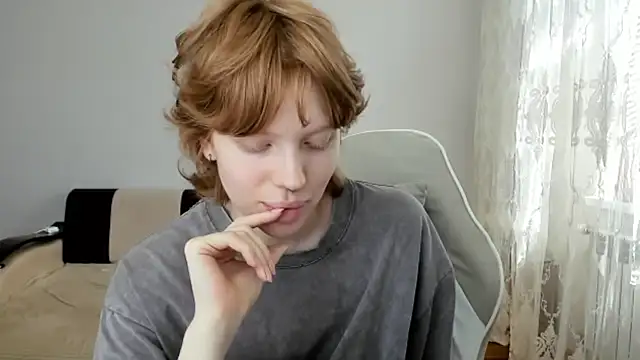 Snapshot of StellaDavis chatting on 8, 7, 2026 StellaDavis online show from 8, 7, 2026