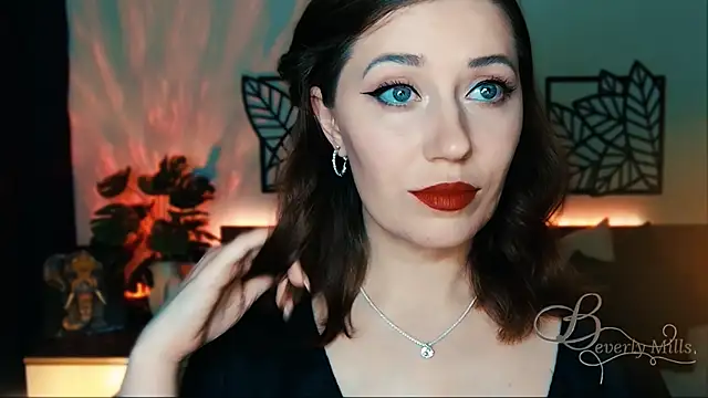 MissBeverlyMills online show from 1, 2, 2025