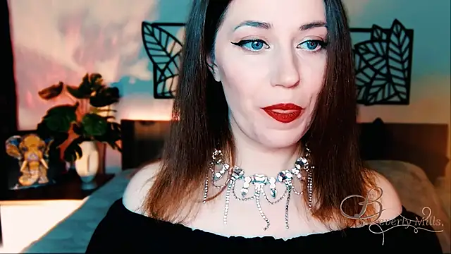 MissBeverlyMills online show from 1, 3, 2025