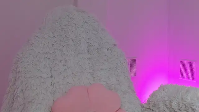 hantonella  online show from 8, 11, 2025